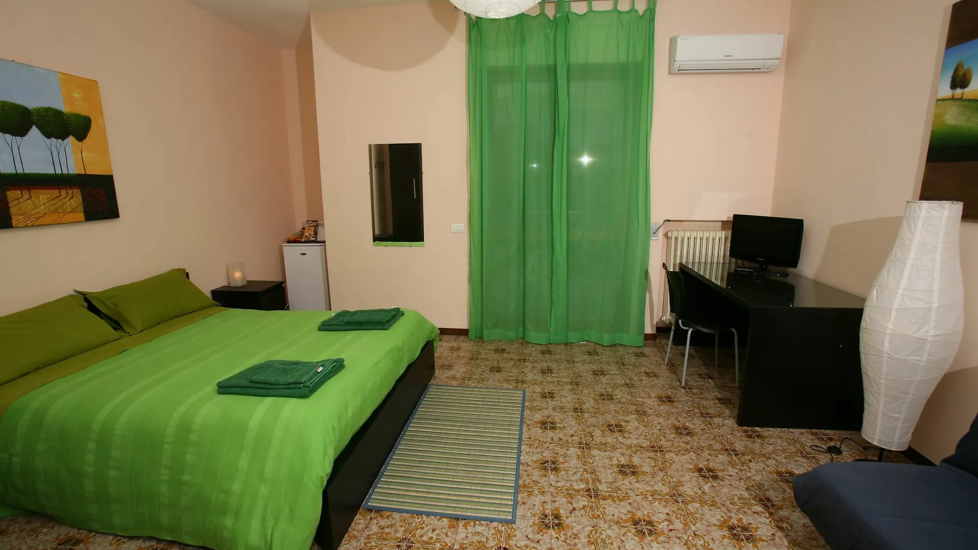 B&B Piazza Partigiani Lecce Italie