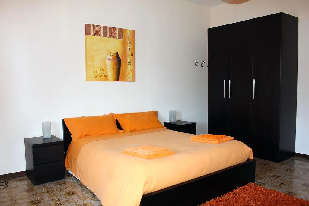 B&B Piazza Partigiani Lecce 0*,  Italy