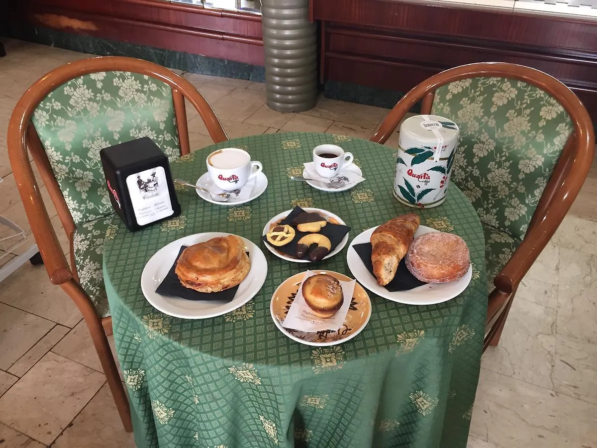 B&B Piazza Partigiani Lecce 0*,